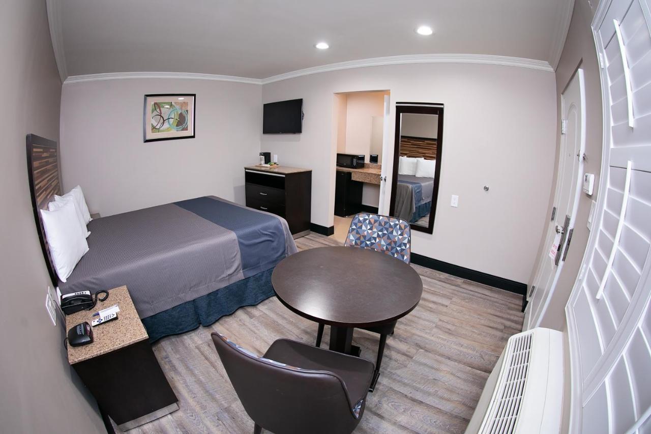 Diamond Bell Inn & Suites Exterior photo