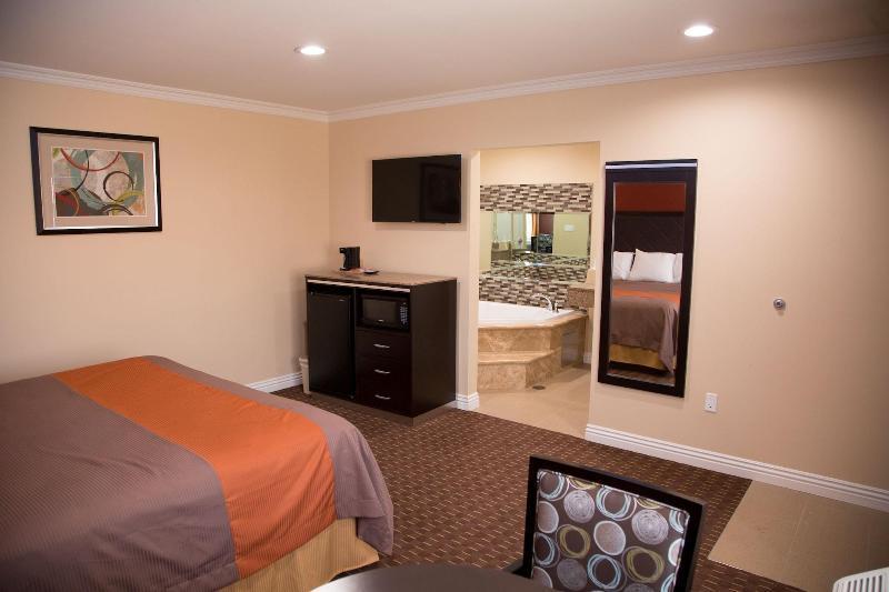 Diamond Bell Inn & Suites Exterior photo